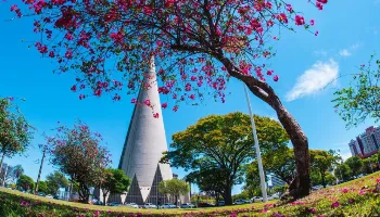 Primavera tem início com passagem de frente fria em Maringá 