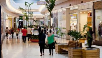 Com quase 2 mil demissões, shoppings de Maringá podem fazer novos cortes Com quase 2 mil demissões, shoppings de Maringá podem fazer novos cortes