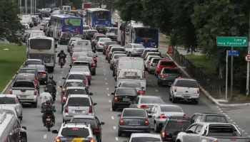 Aquecimento global: 1% mais rico emite mesma quantidade de CO2 de 66% dos pobres 