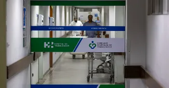 Paciente do Paraná recebe aplicação de polilaminina em hospital de Curitiba 