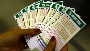 Mega-Sena sorteia valor estimado em R$ 16 milhões nesta quarta (19) Mega-Sena sorteia valor estimado em R$ 16 milhões nesta quarta (19)