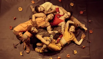 Espetáculo teatral “Janaína” mostra história de resistência feminina em um futuro distópico 