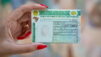 Governo do Paraná abre inscrições para programa de emissão gratuita da CNH; saiba quem tem direito 