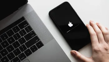 Apple disponibiliza atualização de emergência devido a falhas na segurança dos aparelhos 