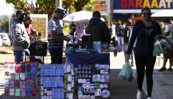 Com desemprego em 14%, trabalho informal tem aumento no Brasil