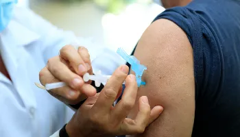 Vacinação continua apenas com aplicação de 2ª dose nesta terça-feira (20) 