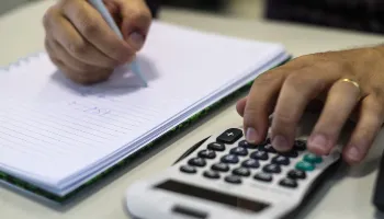 Procon-PR promove mutirão de renegociação de dívidas em novembro Procon-PR promove mutirão de renegociação de dívidas em novembro