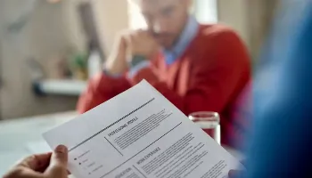 Veja dicas de como aprimorar seu currículo com auxílio da inteligência artificial 