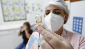 Paraná negocia com laboratórios compra de 16 milhões de vacinas contra a Covid-19 