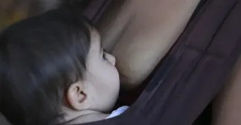 Amamentação pode reduzir riscos de infarto e AVC, mostra estudo
