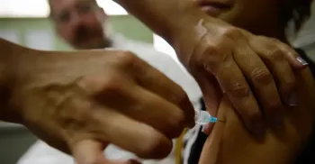 Ministério da Saúde prorroga vacinação contra HPV para jovens de 15 a 19 anos 