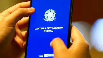 Desemprego fica em 5,4% no trimestre encerrado em janeiro de 2026, mostra IBGE 