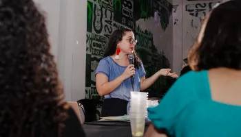 Slam Pé Vermelho oferece oficinas gratuitas de escrita criativa; saiba como participar 