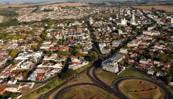 Prefeitura de Mandaguaçu abre inscrições para concurso público; salários chegam a R$ 10,6 mil