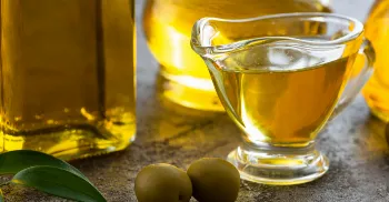Anvisa proíbe venda de azeite de oliva com origem desconhecida; saiba qual 