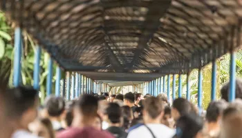 Medicina tem concorrência de 628 candidatos por vaga no Vestibular de Inverno da UEM