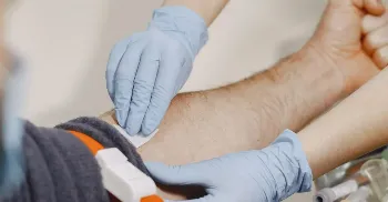 Hemocentro faz alerta para estoques de sangue em risco durante férias e frio 