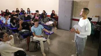 Inscritos automaticamente no Enem 2026 devem escolher idioma da prova; saiba como 