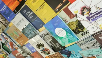 Semana do livro da Eduem começa nesta terça (4), com desconto em mais de 700 obras 