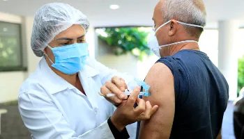 Faixa etária de vacinação contra Covid-19 é ampliada nesta terça-feira (18) 