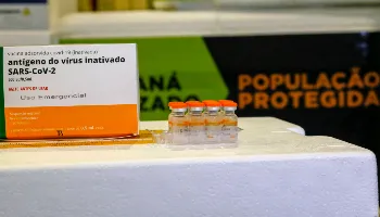 Paraná recebe nova remessa e ultrapassa 1 milhão de doses de vacina Paraná recebe nova remessa e ultrapassa 1 milhão de doses de vacina
