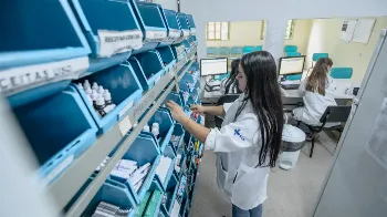 Moradores de Maringá poderão retirar remédios no SUS com receita de médico particular 