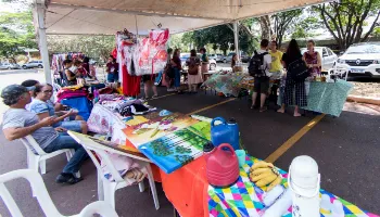 Feira de Economia Solidária da UEM retoma as atividades toda terça-feira das 9 às 17 horas Feira de Economia Solidária da UEM retoma as atividades toda terça-feira das 9 às 17 horas