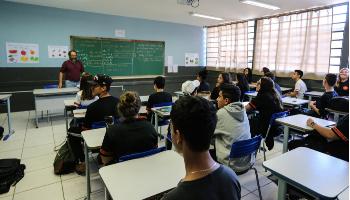 Rede estadual de ensino do Paraná bate recorde de alunos inscritos no Enem Rede estadual de ensino do Paraná bate recorde de alunos inscritos no Enem