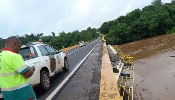 Três bloqueios totais: DER/PR divulga condições de rodovias estaduais após as chuvas 