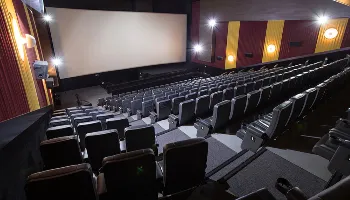 Com avanço da vacinação, público tem se sentido seguro em voltar às salas de cinema Com avanço da vacinação, público tem se sentido seguro em voltar às salas de cinema