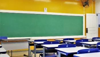 Colégios estaduais não vão exigir comprovante de vacina contra covid-19 