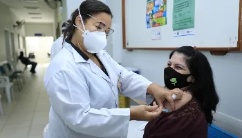 Veja cronograma de vacinação desta terça-feira (15) em Maringá 