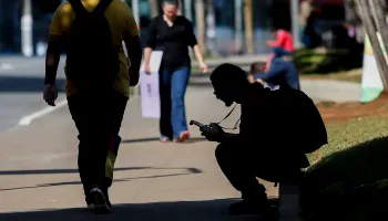 Um em cada cinco jovens brasileiros entre 15 e 29 anos não estuda nem trabalha, aponta IBGE 