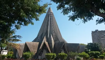 Conheça a Igreja da Polana, construção “prima” da Catedral de Maringá 