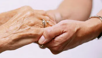 Prefeitura de Maringá abre inscrições para curso gratuito de cuidados à saúde do idoso Prefeitura de Maringá abre inscrições para curso gratuito de cuidados à saúde do idoso