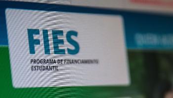 Fies oferecerá 93 mil vagas para financiamento estudantil em 2021 Fies oferecerá 93 mil vagas para financiamento estudantil em 2021
