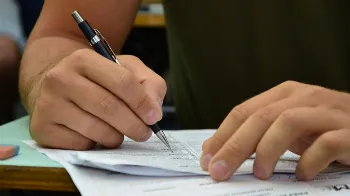 Polícia Civil abre concurso com 396 vagas e salários a partir de R$ 7,3 mil; veja cargos 