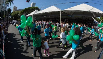 Trecho da avenida Tiradentes fica interditado para desfile de aniversário de Maringá Trecho da avenida Tiradentes fica interditado para desfile de aniversário de Maringá
