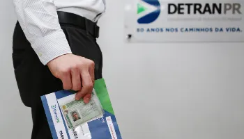 Detran-PR inicia transição de sistemas para atender novo modelo de emissão da CNH 