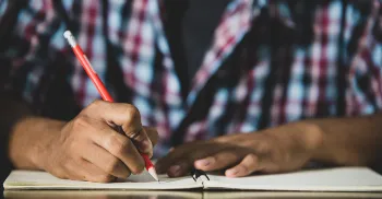 Confira os concursos e PSSs com inscrições abertas; salários chegam a R$ 23 mil 