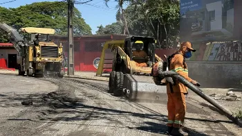 Obras de recapeamento alteram o trânsito na Avenida Brasil 