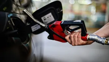 Petrobras divulga novo aumento nos preços da gasolina e diesel 