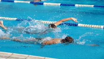 Centros Esportivos de Maringá oferecem aulas gratuitas de natação