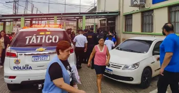 Adolescente de 13 anos invade escola e mata duas funcionárias a tiros 