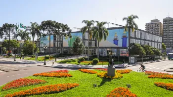 Prefeitura de Curitiba abre concurso com 348 vagas para ensino médio, técnico ou superior 