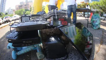Maringá Recicla é realizado neste sábado (4) na Avenida Cerro Azul pelo Instituto Ambiental Maringá Recicla é realizado neste sábado (4) na Avenida Cerro Azul pelo Instituto Ambiental