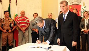 Silvio Barros reassume após 100 dias de licença para participação na Rio+20 Silvio Barros reassume após 100 dias de licença para participação na Rio+20