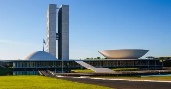 Crimes contra professores e médicos terão penas maiores 