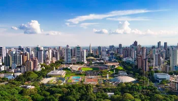 Clima em Maringá continua quente, mas chuva deve diminuir as temperaturas Clima em Maringá continua quente, mas chuva deve diminuir as temperaturas