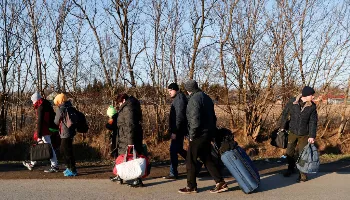 Em guerra, Rússia e Ucrânia vão abrir corredores humanitários para saída de civis 